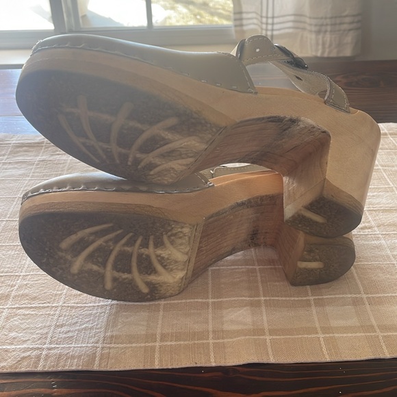 Sven T Strap Clogs with Peep Toe - Picture 7 of 7